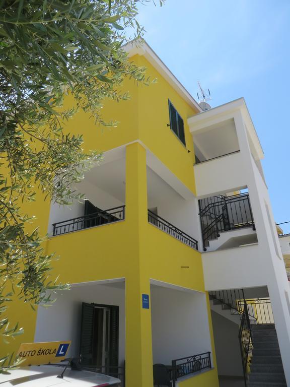 Apartments Luka Pakoštane Εξωτερικό φωτογραφία