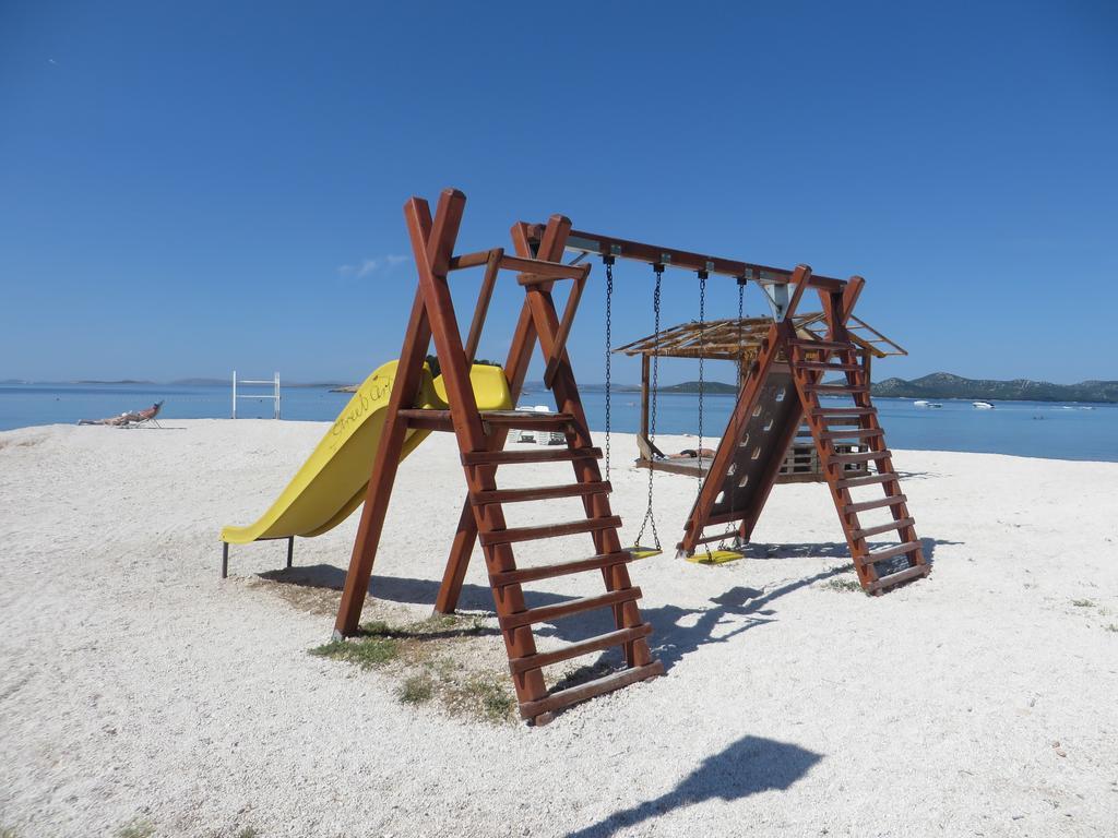 Apartments Luka Pakoštane Εξωτερικό φωτογραφία
