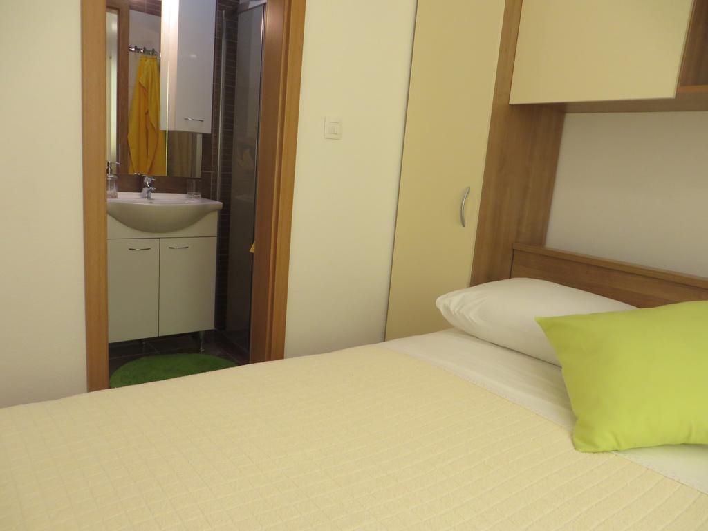 Apartments Luka Pakoštane Εξωτερικό φωτογραφία