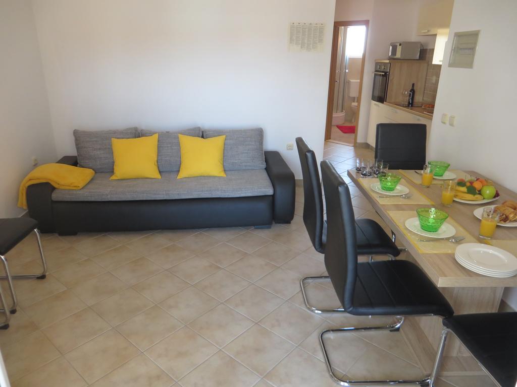 Apartments Luka Pakoštane Εξωτερικό φωτογραφία
