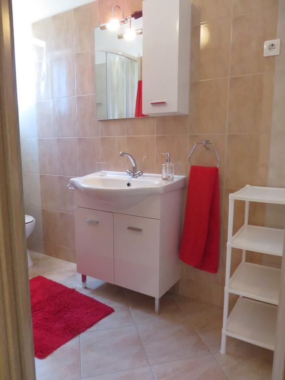 Apartments Luka Pakoštane Εξωτερικό φωτογραφία