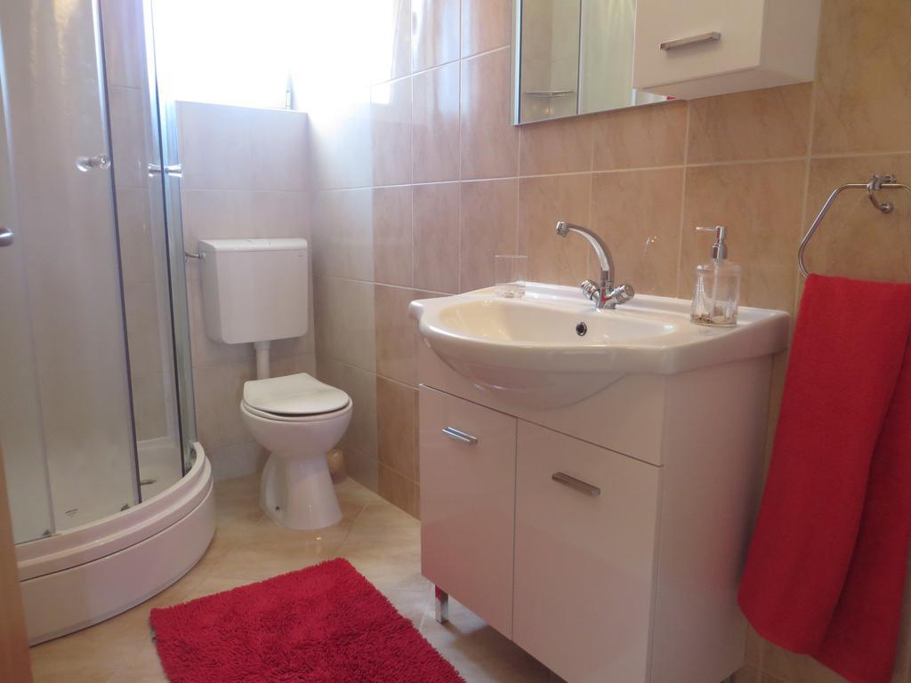 Apartments Luka Pakoštane Εξωτερικό φωτογραφία