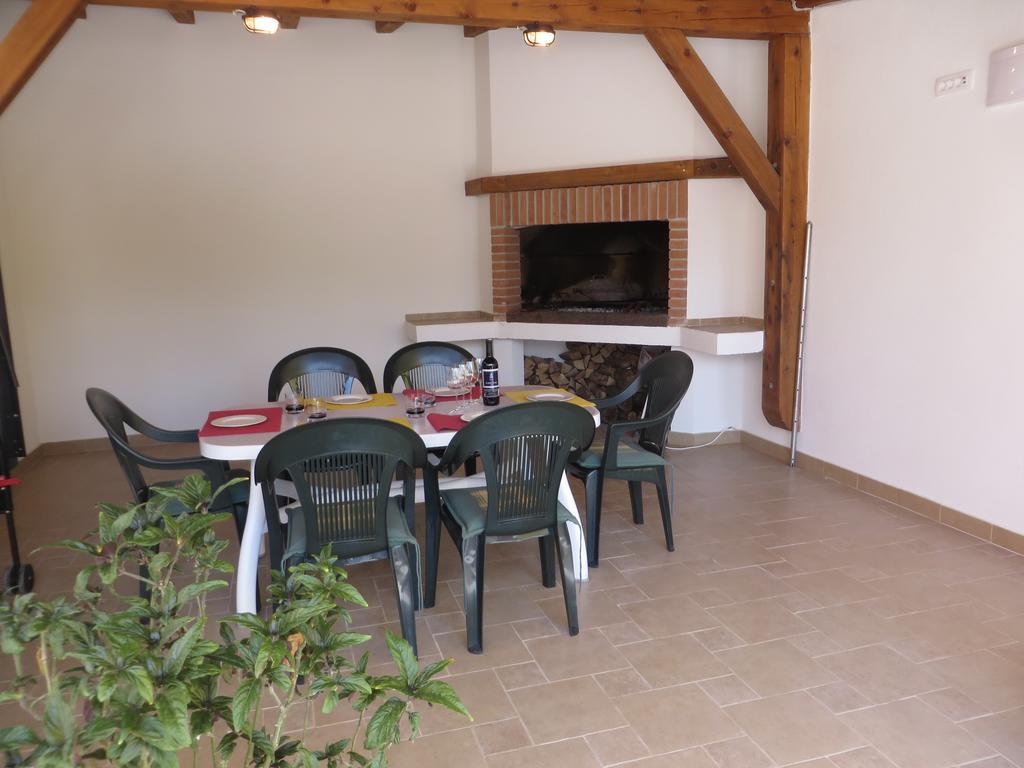 Apartments Luka Pakoštane Εξωτερικό φωτογραφία